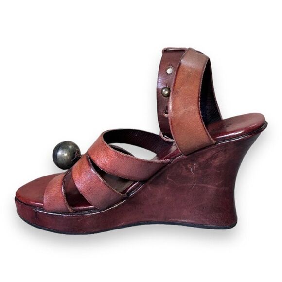 J. P. and Mattie Brown Leather Wedge Strappy Sandals Women's 6 - Picture 6 of 10